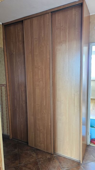 Szafa przesuwna do zabudowy – wymiary: 166 x 56 x 252 cm
