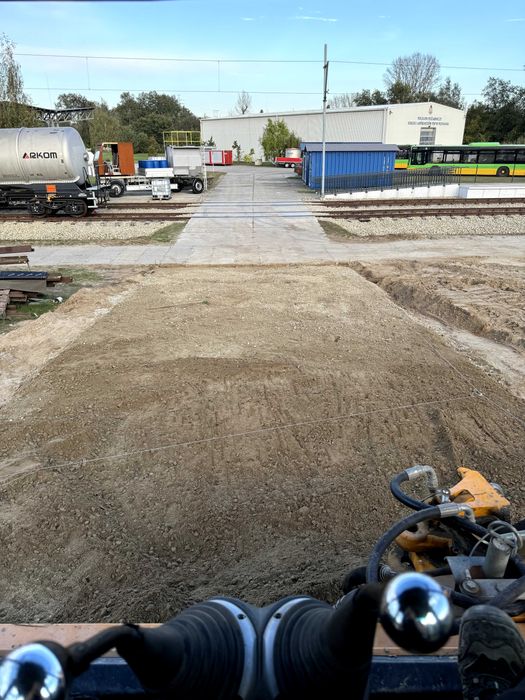 Utwardzanie terenu budowa parkingów dróg kompleksowe usługi