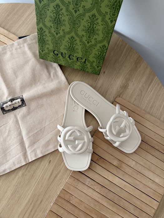 Klapki Gucci Interlocking GG Sandały