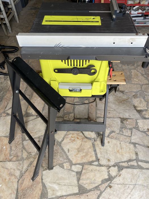 Serra de mesa Ryobi RTS 1800S