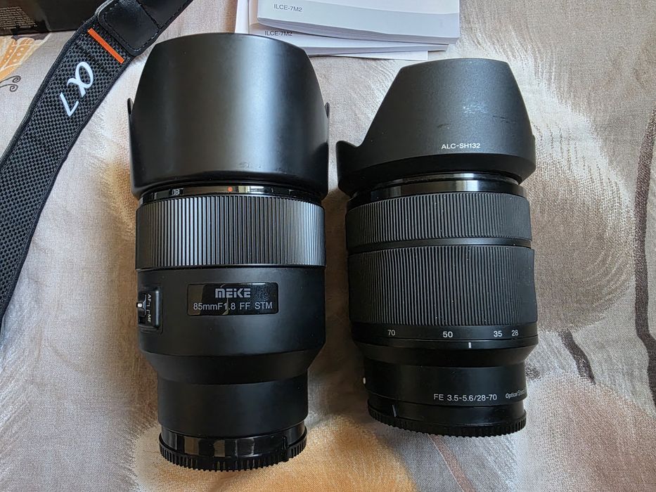 Бездзеркалка Sony a7ii з 2 об'єктивами та спалахом