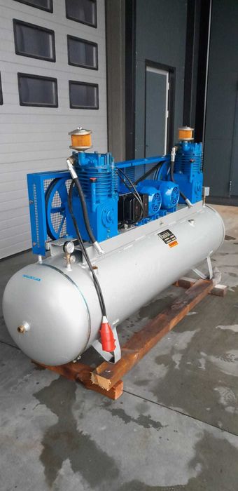 Kompresor tłokowy FASSI 500 L 2 sprężarki 10/25