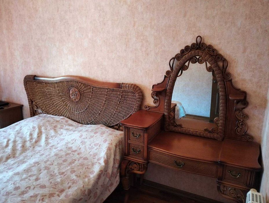 Продам стильну затишну 3-х к/к у Центрі міста
