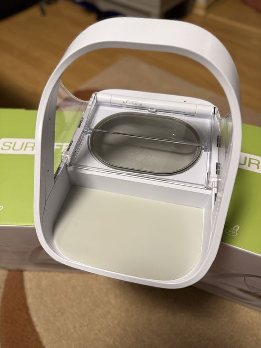 Miska.    dla.    kota.   automat.   z   mikroczipem