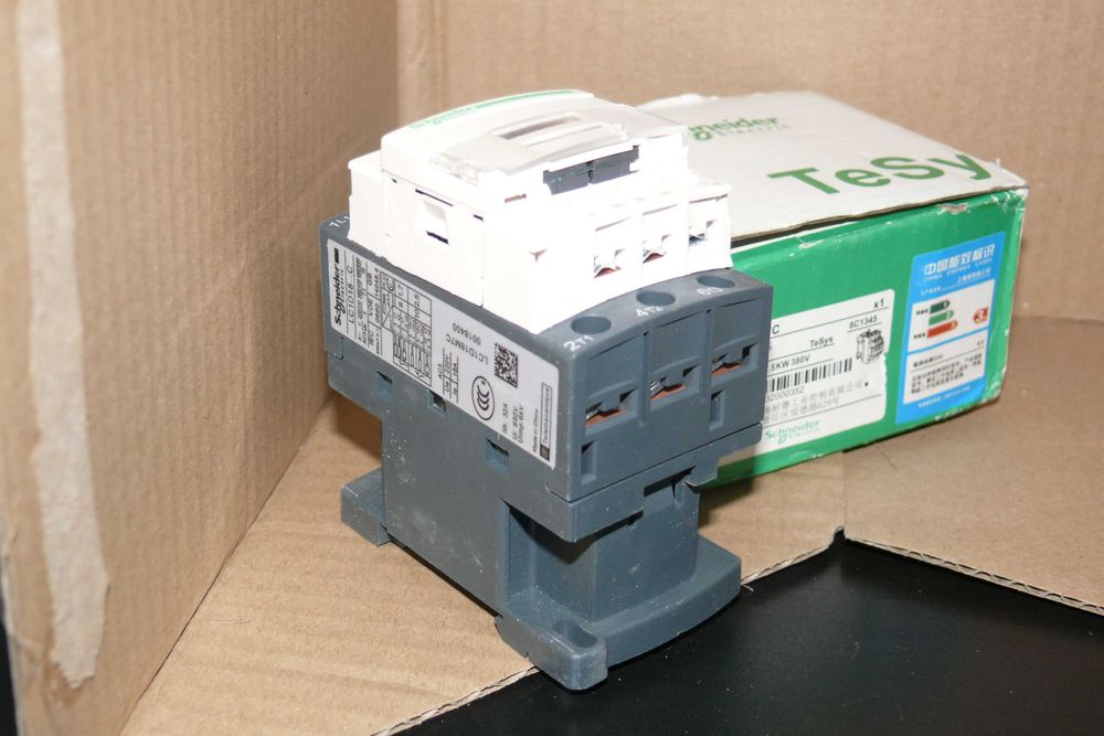 Disjuntor - SCHNEIDER Contactor  LC1D18M7C