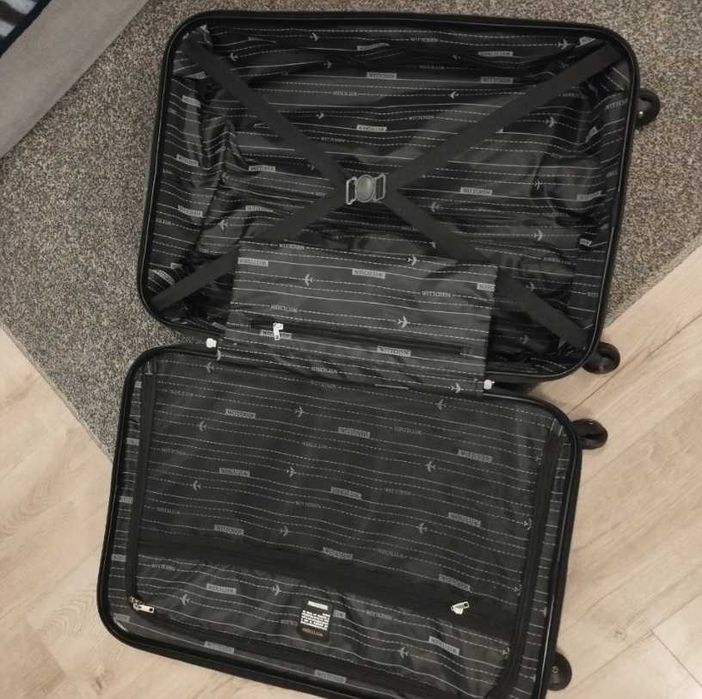 *NOWA* WALIZKA TURYSTYCZNA podróżna materiał ABS mocna wytrzymała