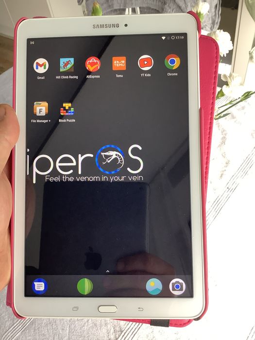 Tablet Samsung TAB E 9,6" BDB stan, idealny dla maluchów