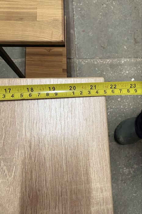 Офісний стіл з інтегрованою тумбою