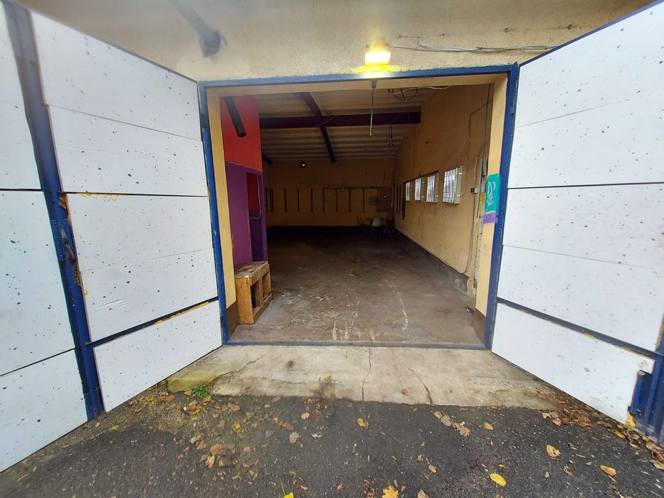 garaż warsztat samochodowy magazyn blacharnia lakiernia + pokój