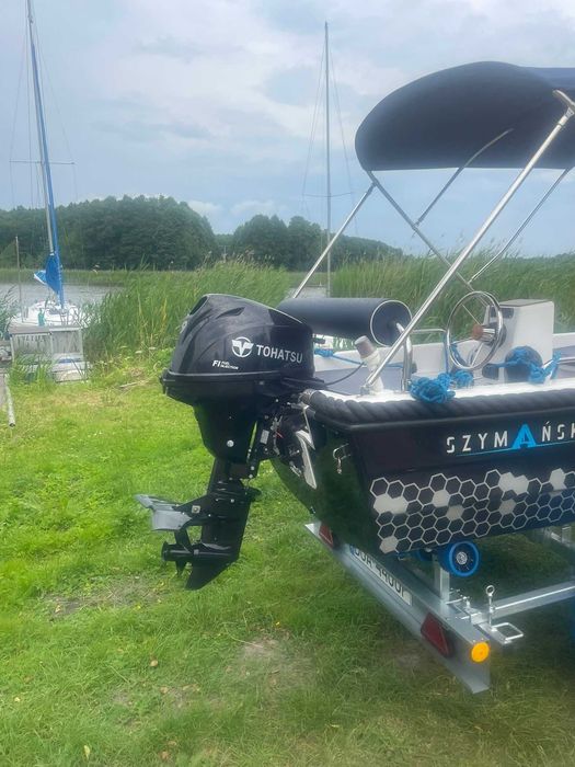 Łódź turystyczna z silnikiem Tohatsu 20 kM