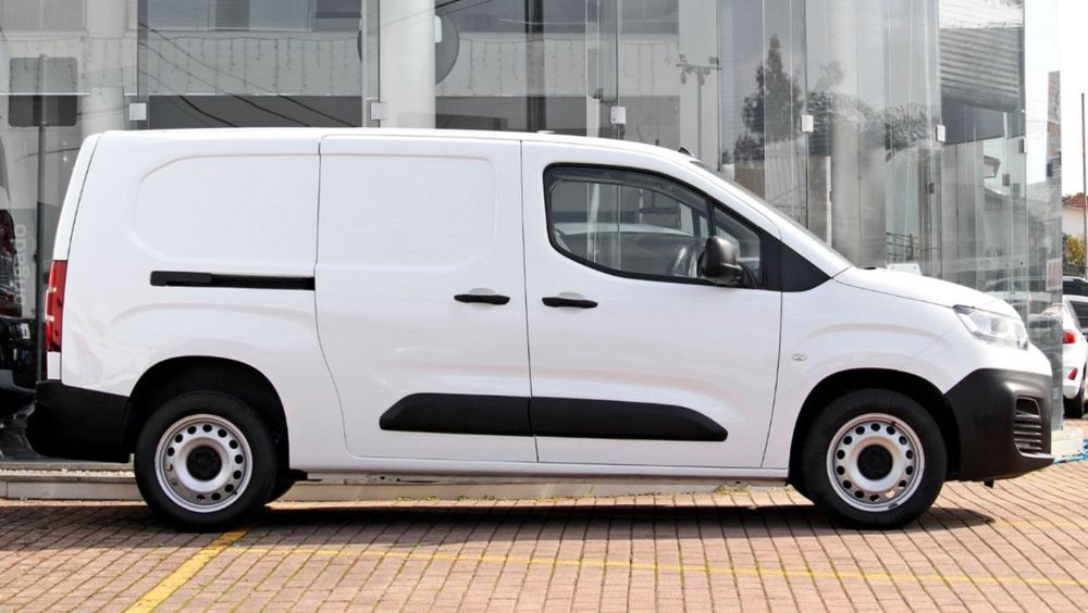 Citroen Berlingo Van K9 XL Club Longa de 2020, Nacional
