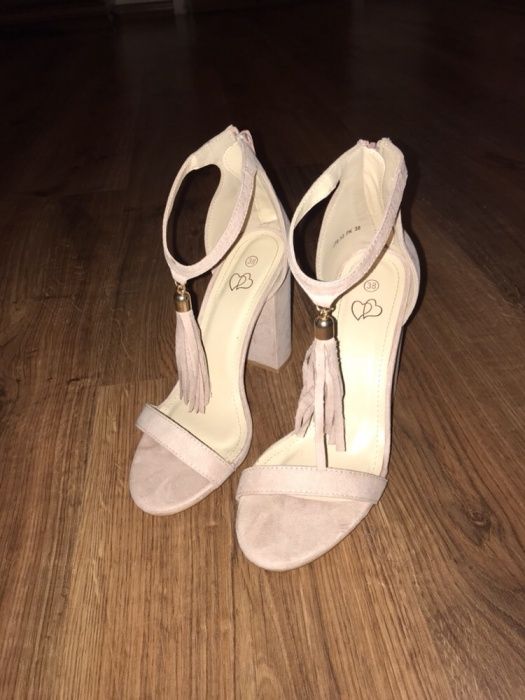 Buty na obcasie, szpilki