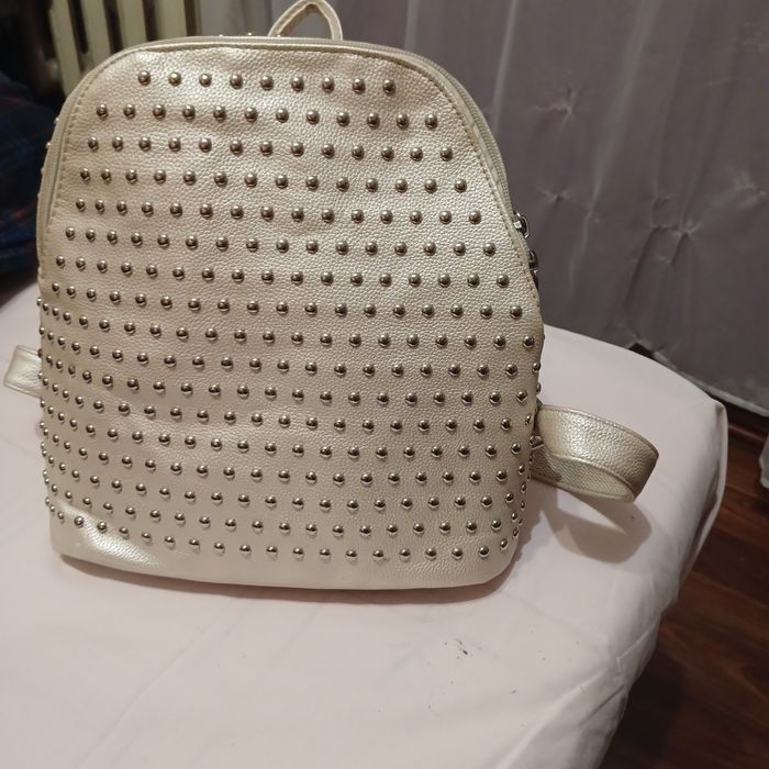 Рюбзак новий молочний колір