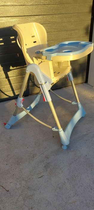 Cadeira de refeição de criança
