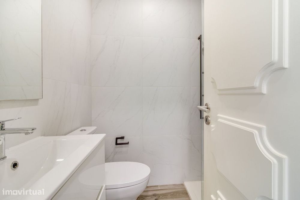 Apartamento totalmente remodelado | Elevador