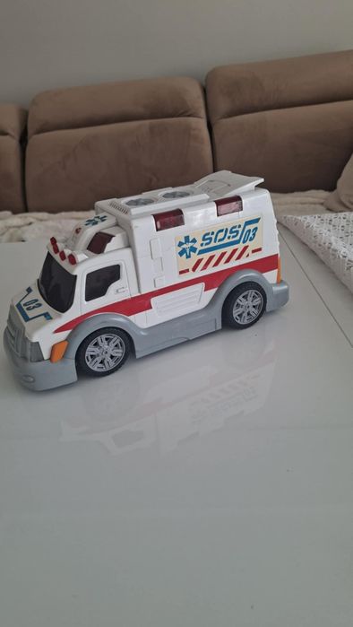 Karetka ambulans pojazd