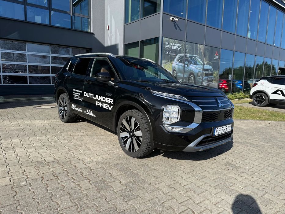 Mitsubishi Outlander Outlander po demonstracyjny - niewielki przebieg, pewny stan