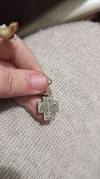Cruz pendente antigo