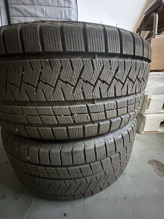 Продам резину зимову 245/35 R20, Triangle PL02