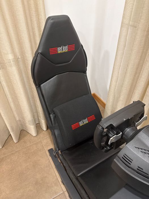 Next Level Racing F-GT com Thrustmaster T300