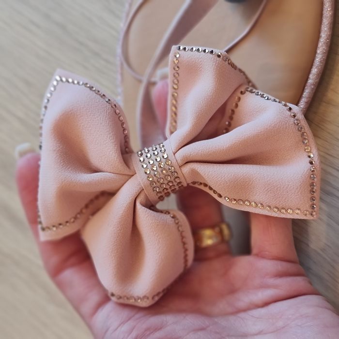 Sandalia/Rasteirinha Rosa Primark
Comprada por 12 euros na loja d