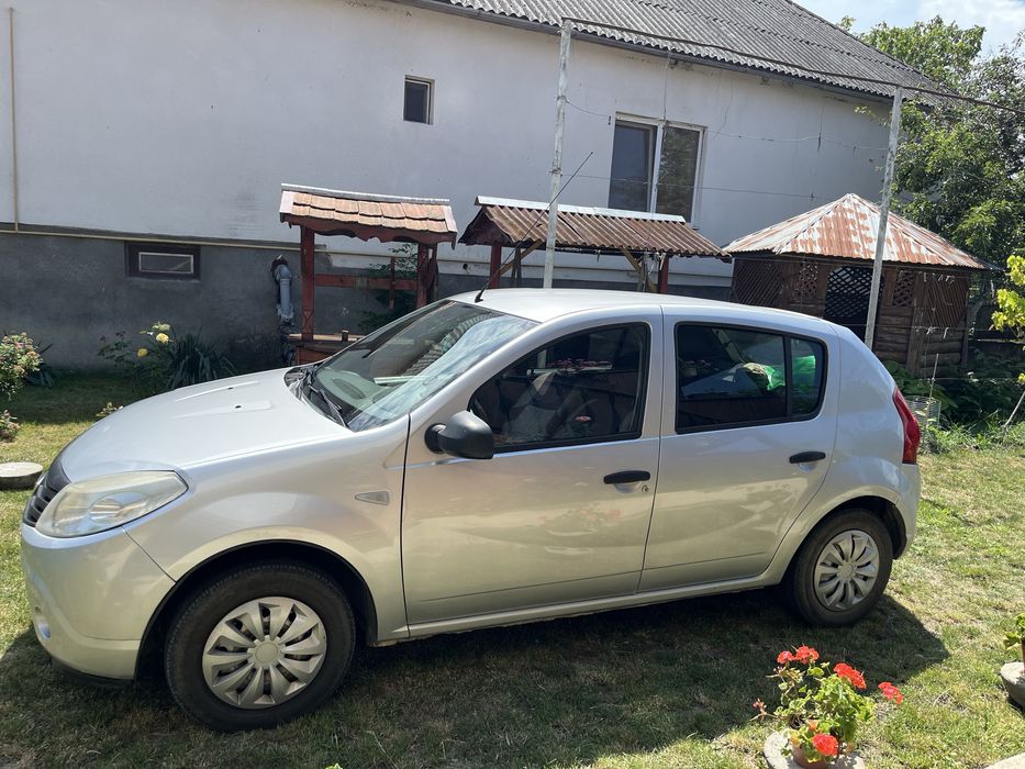 Renault Sandero 2010