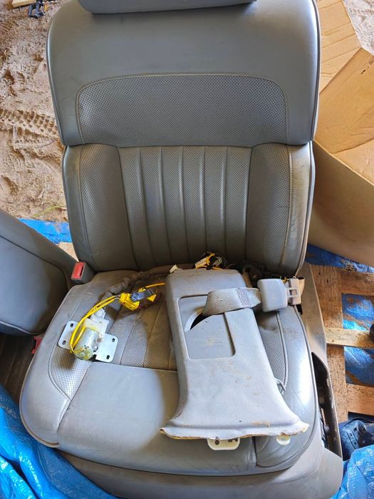 VW Phaeton fotele przednie.