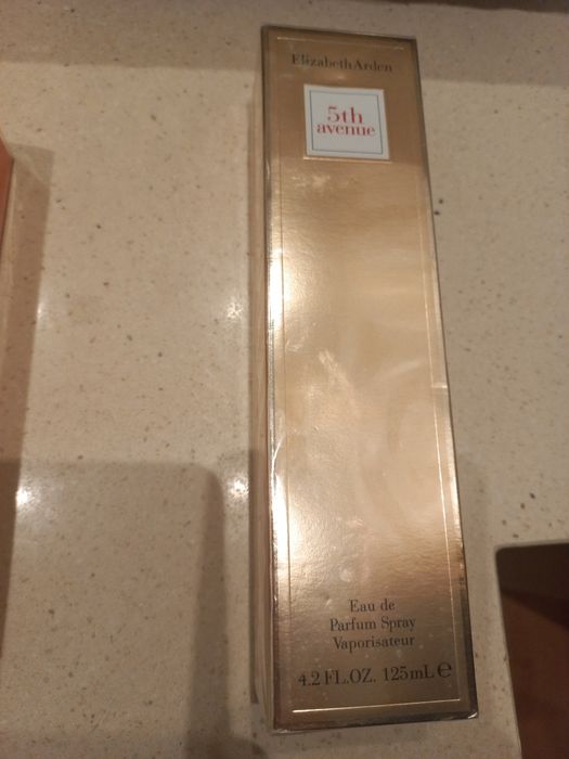 Perfume em caixa selado novo