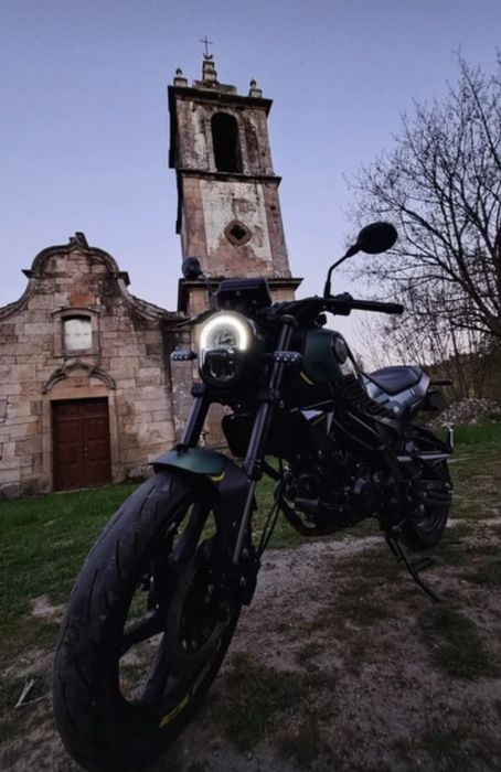 Benelli Leoncino 125