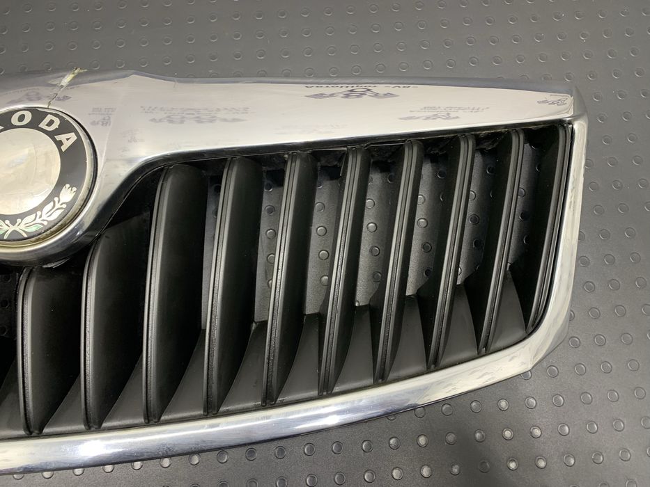 Решітка радіатора Skoda Octavia A5 рестайлінг решотка Шкода а5 гриль
