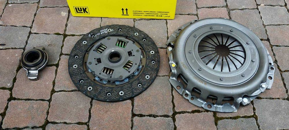 Сцепление ВАЗ 2170 Luk комплект.