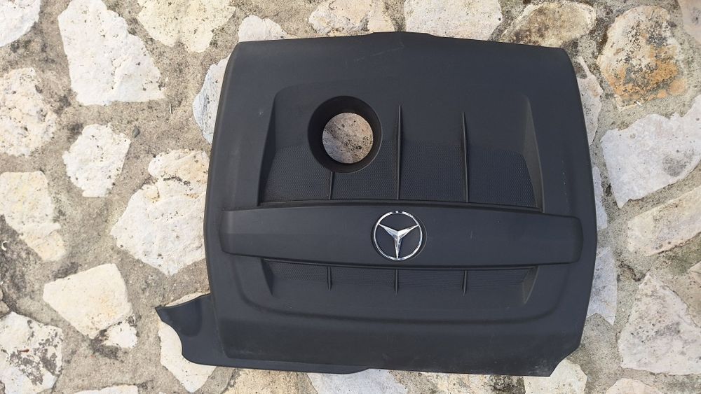 Tampa do motor Mercedes