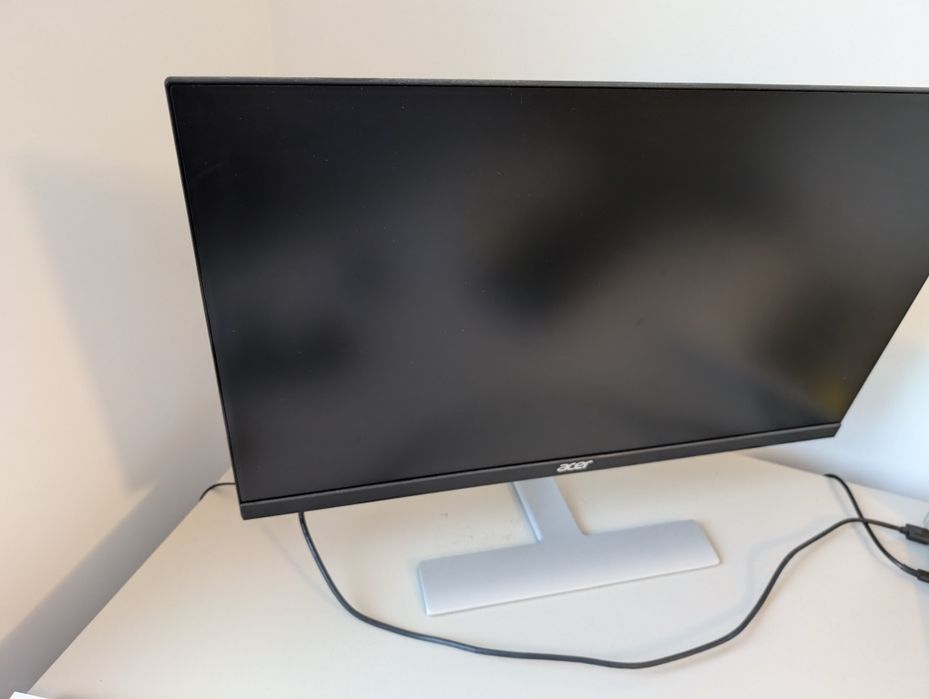 Monitor RT240Y stan idealny
