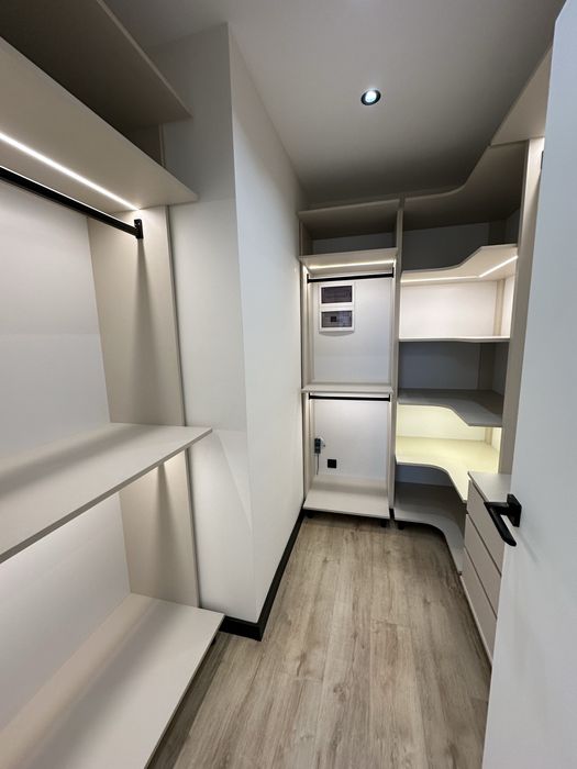 Продам 2 км за функціоналом 3 км з сучасним ремонтом ще ніхто не жив