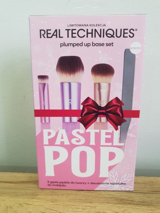 Zestaw do makijażu 3 pędzle + szpatułka Real Techniques Pastel Pop