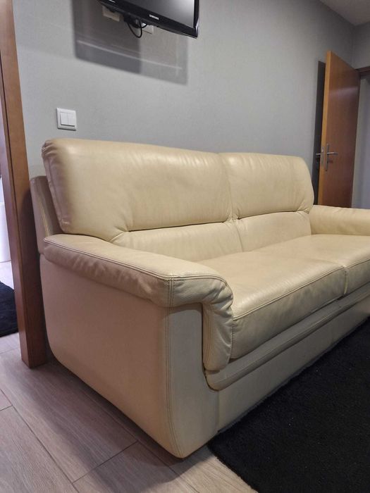 Sofá de Pele Genuína