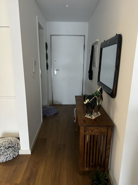 Móvel aparador em madeira 1,25 x 76 x 40