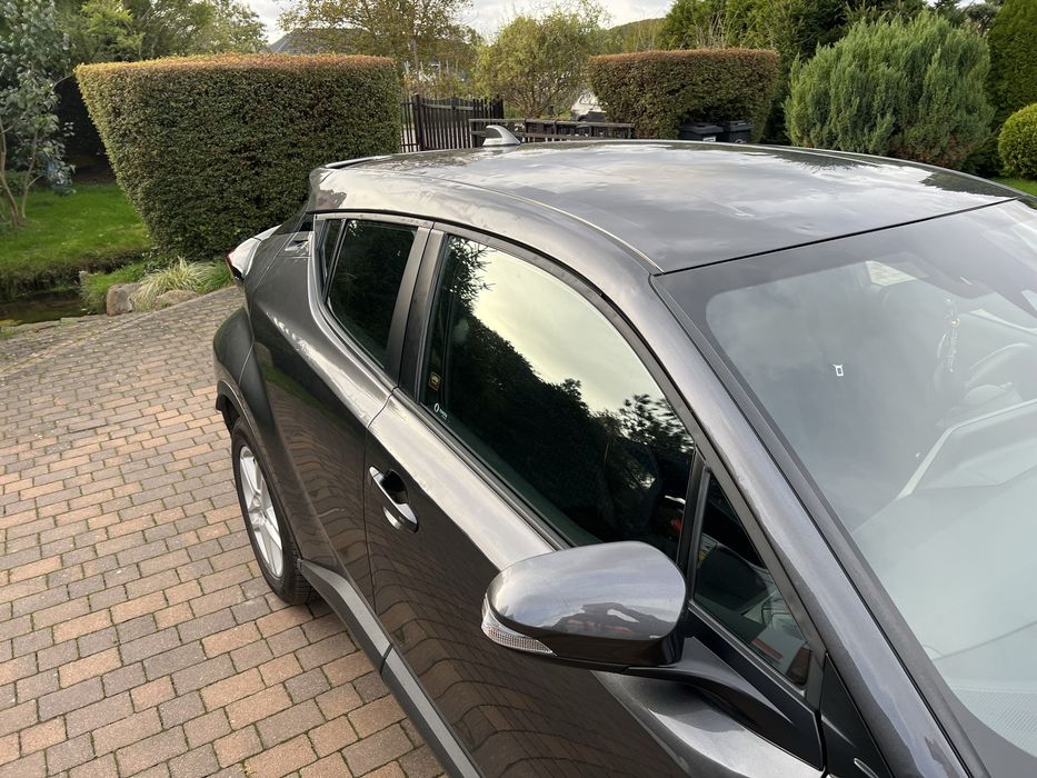 Toyota CH-R 1.8 hybryda