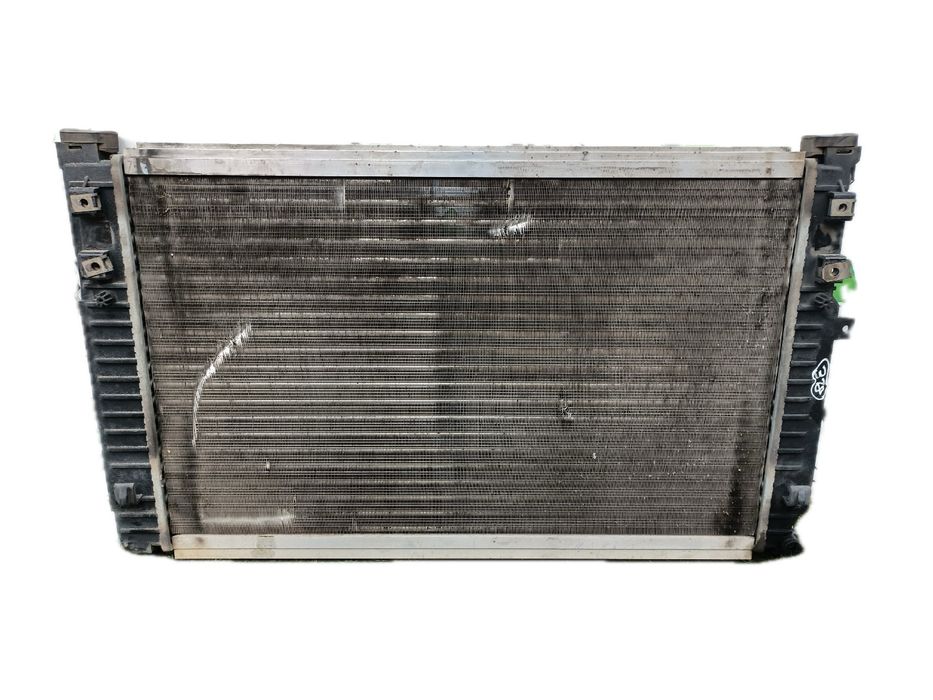 Radiador de água VOLKSWAGEN Passat Variant (3B5)