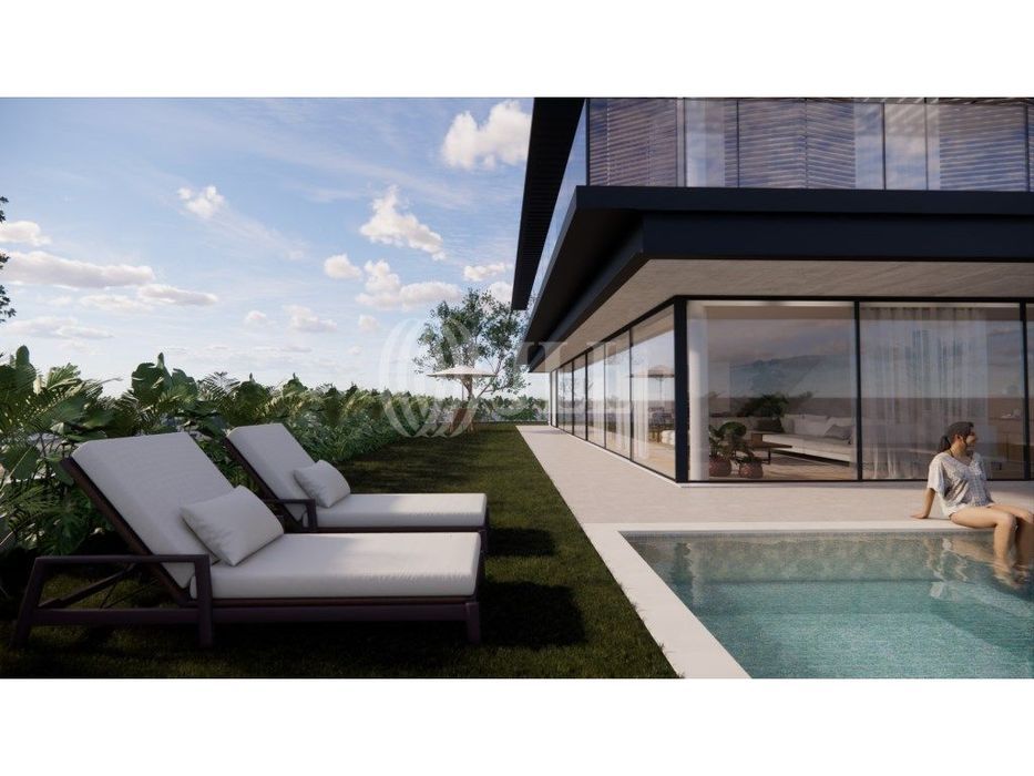 Moradia T4+1 com jardim e piscina em Birre Cascais