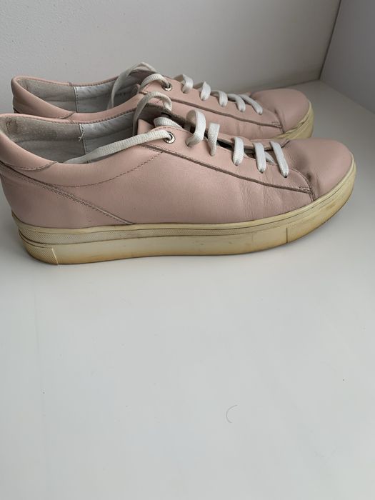 Бесплатно кроссовки кожаные, б/у, размер 37