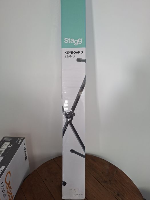 Teclado Casio e suporte