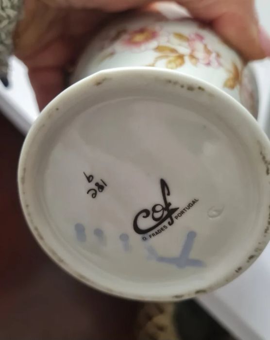 2 Peças decorativas  Jarrão mais pote