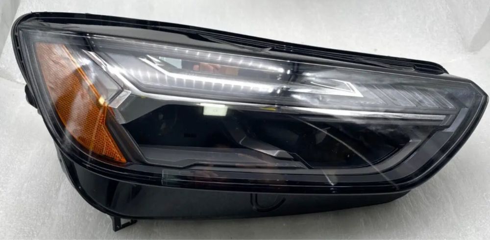 Фара правая Audi Q5 2020, 2021, 2022 матрикс