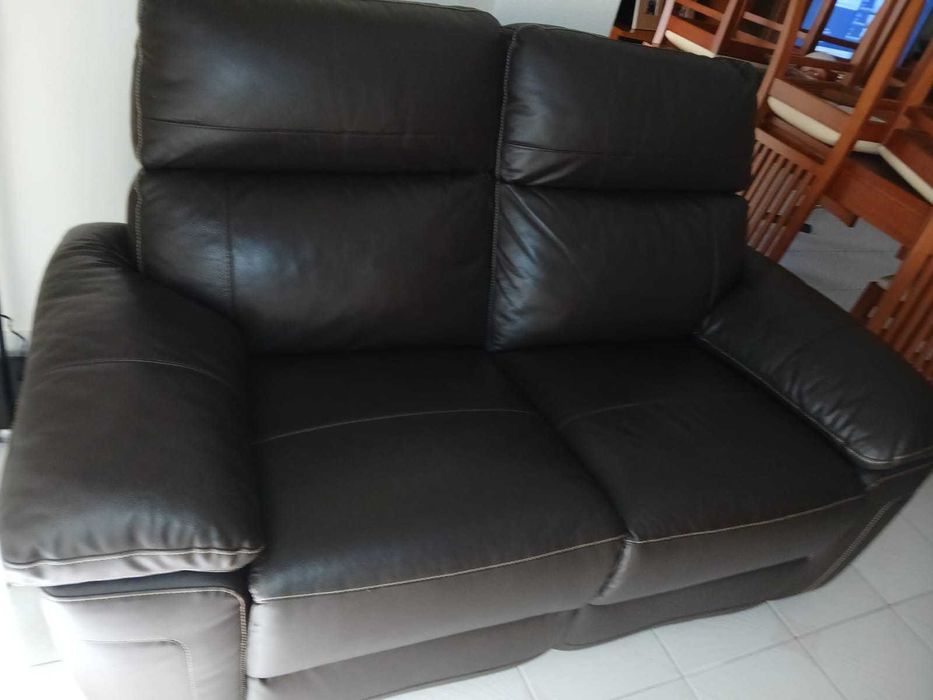Sofá de pele usado