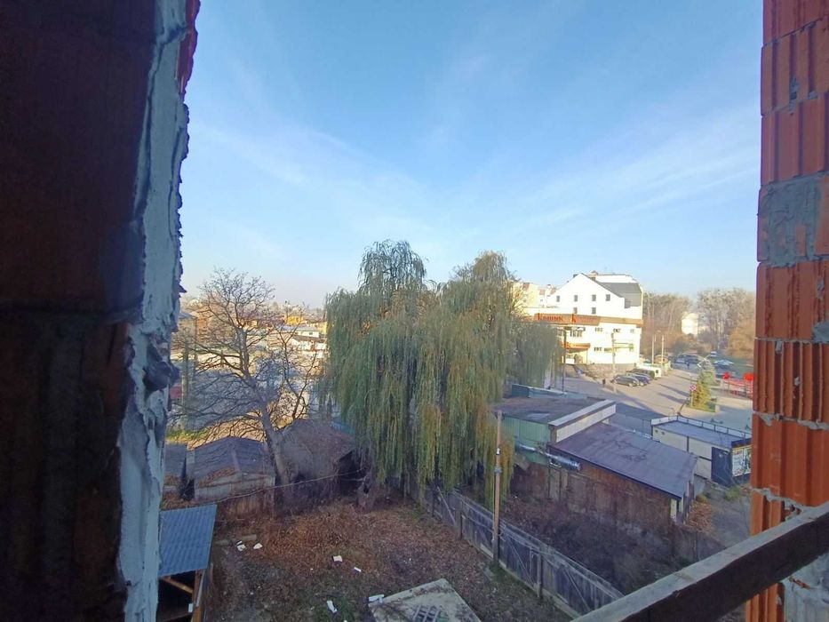 3 кімнатна квартира на Хоткевича - новобудова. Розтермінування