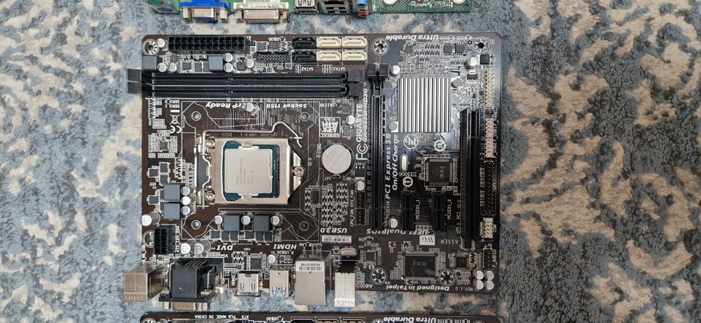 Płyta główna gigabyte ga-b85m-hd3g +Płyta fujitsu d3240 b13gs1