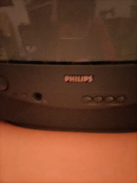 Televisão Philips a cores a trabalhar