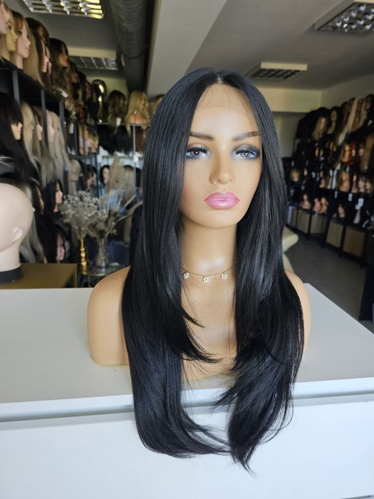 Długa peruka premium Miranda lace front czarna naturalna fryzura