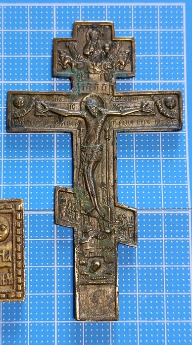 Киотный крест, иконы